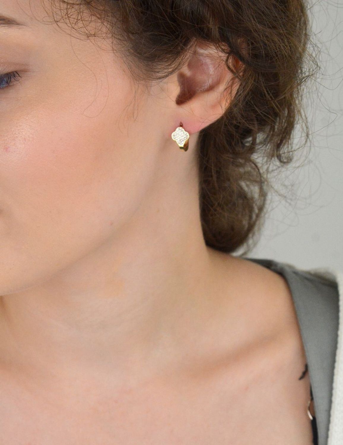 Złote kolczyki z cyrkoniami w kształcie kwiatu – angielskie zapięcie  14K  KL_8757A_585.jpg